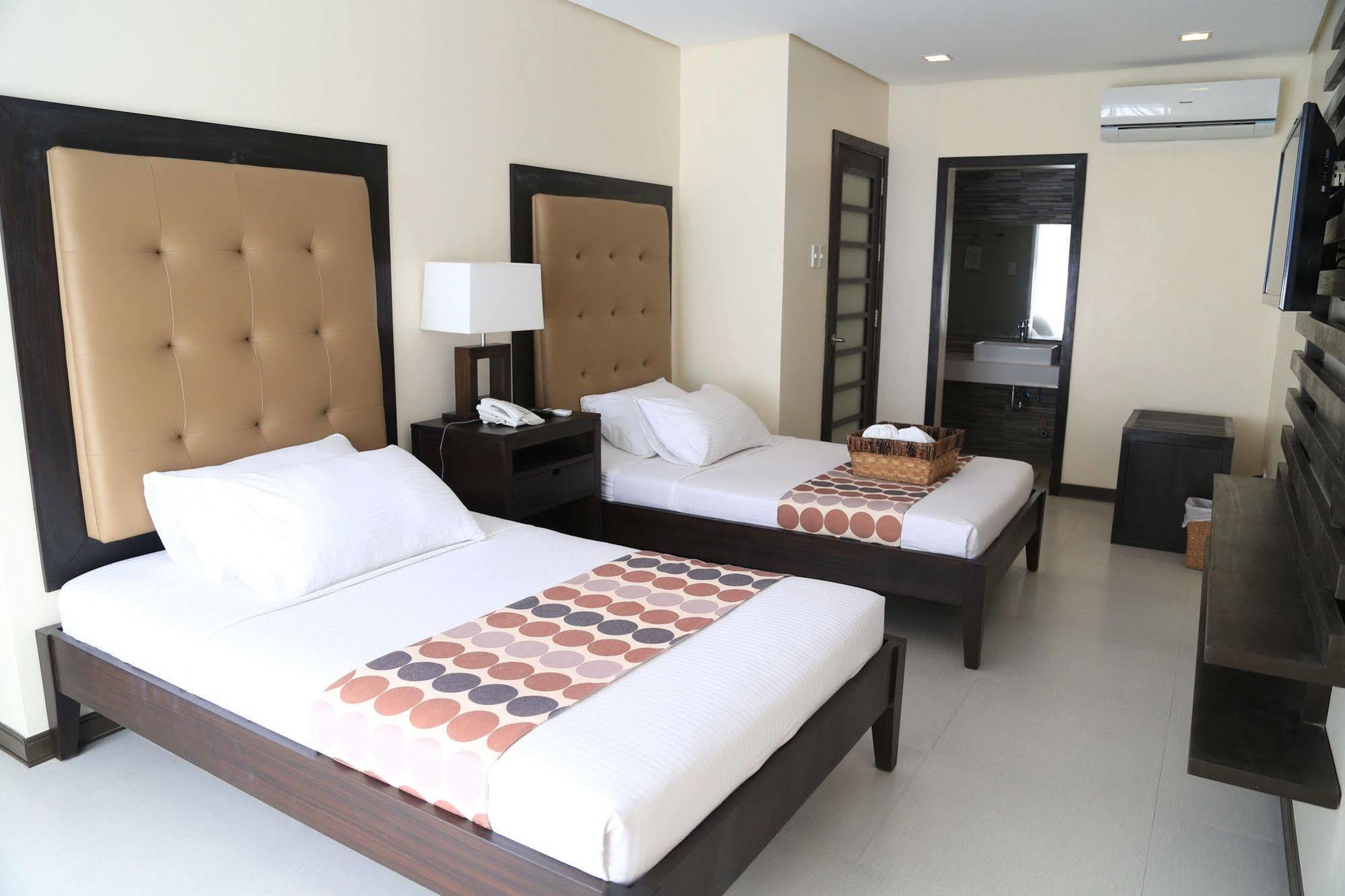 Puerto Del Sol Beach Resort And Hotel Club Bolinao Pangasinan Kültér fotó