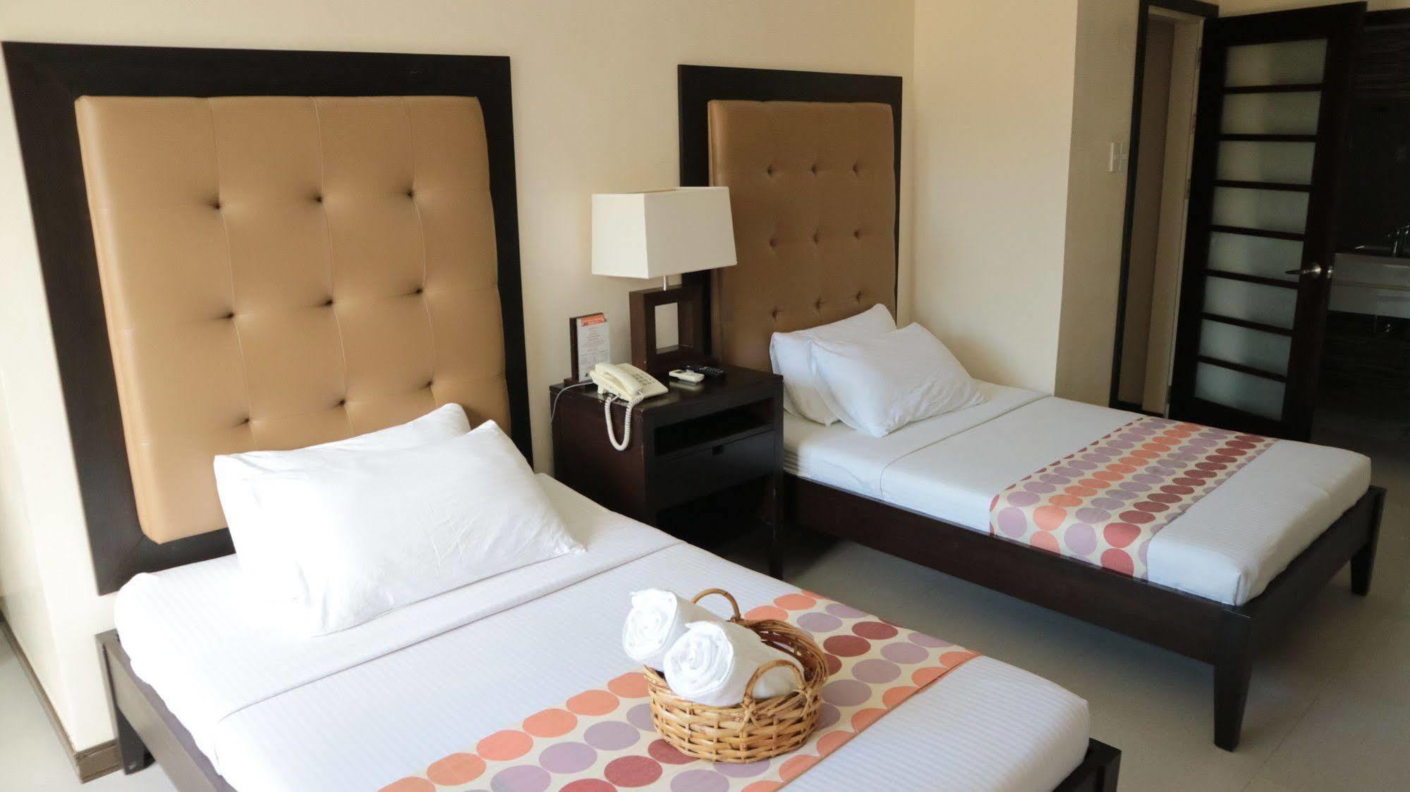 Puerto Del Sol Beach Resort And Hotel Club Bolinao Pangasinan Kültér fotó